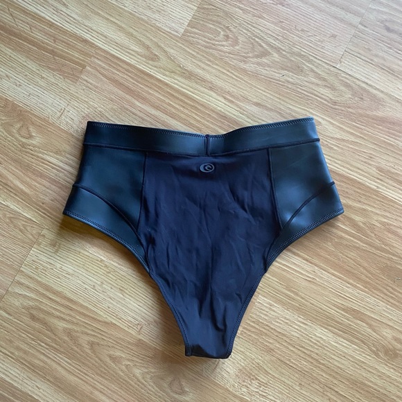 Ripcurl Bikini - Picture 4 of 4